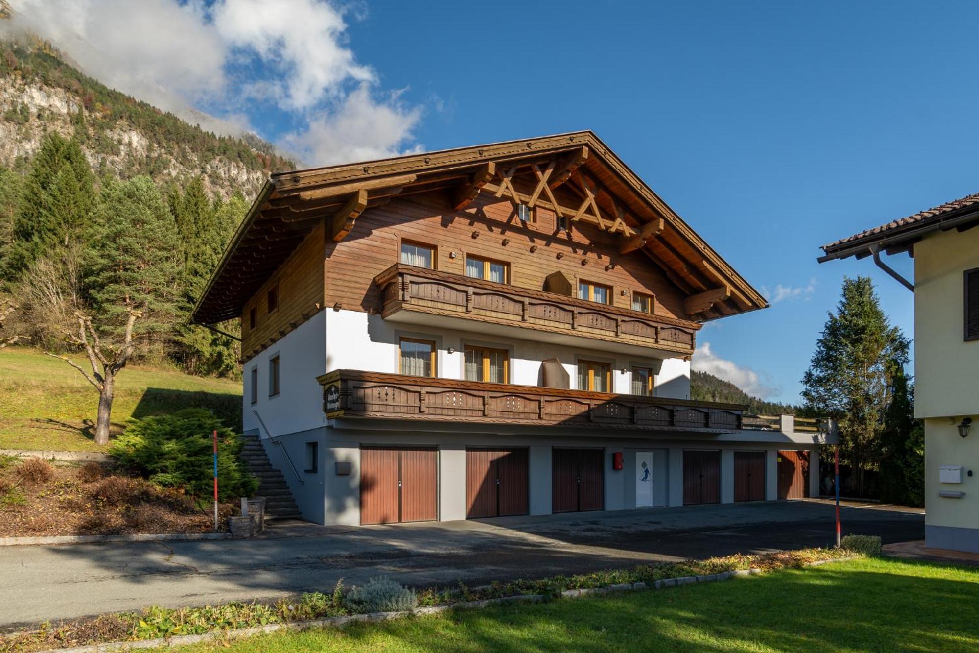Apartment Spitzegel